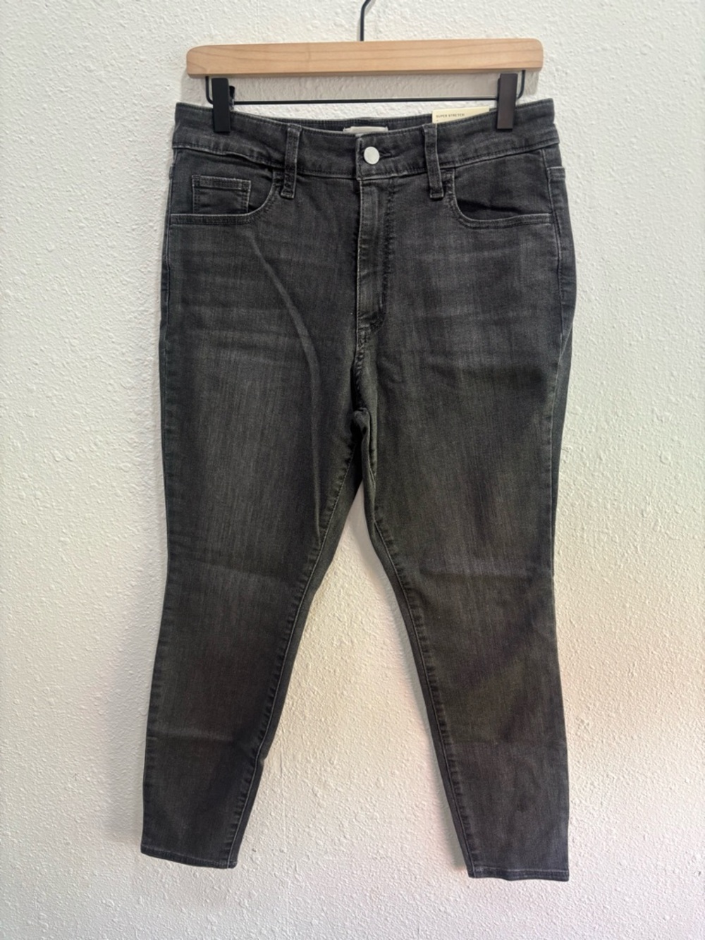 NWT Universal Thread High-Rise Skinny Jeans in Washed Black Size 10Short